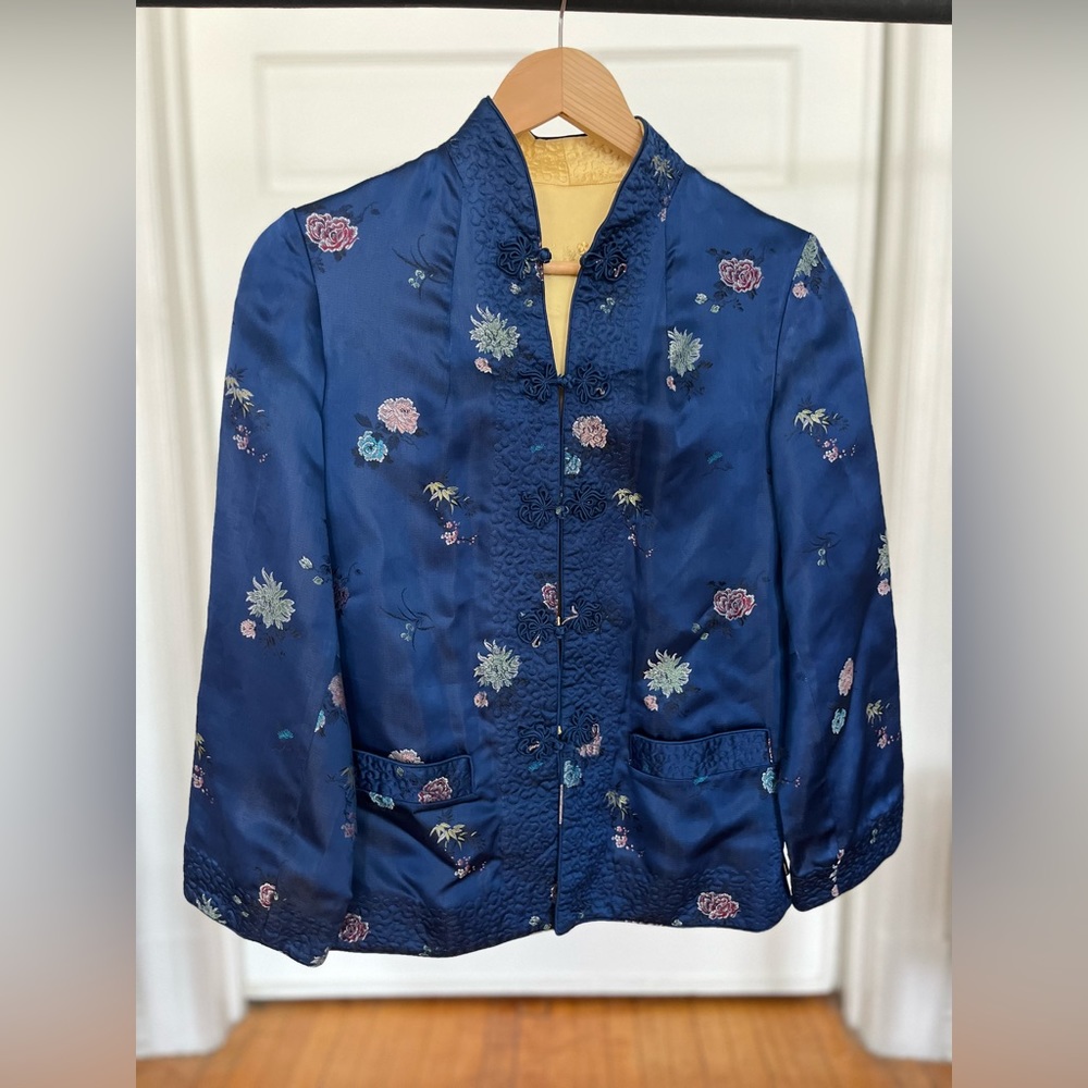 REVERSIBLE vintage Oriental navy and gold jacket